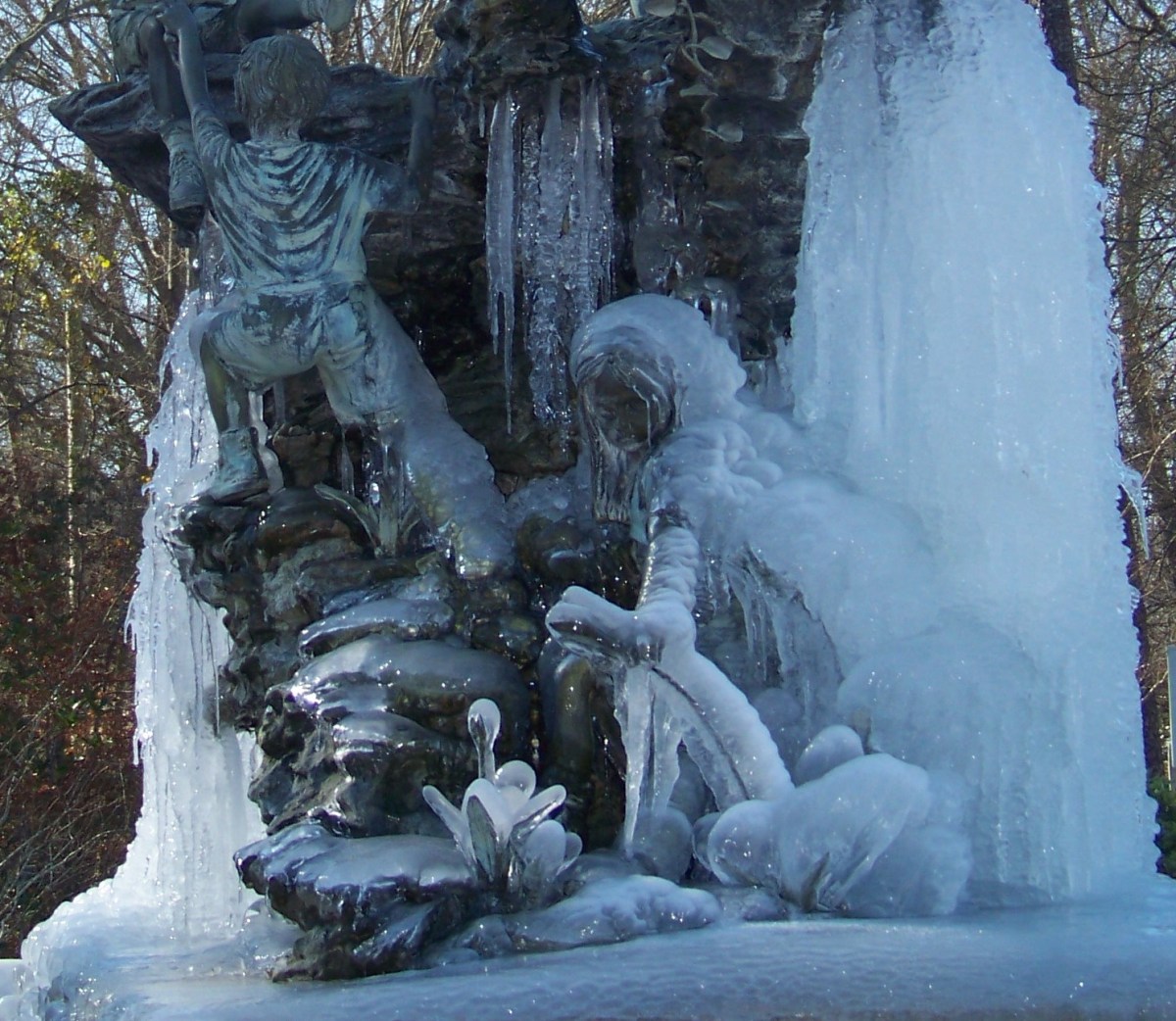 fountain-girl fountain-girl